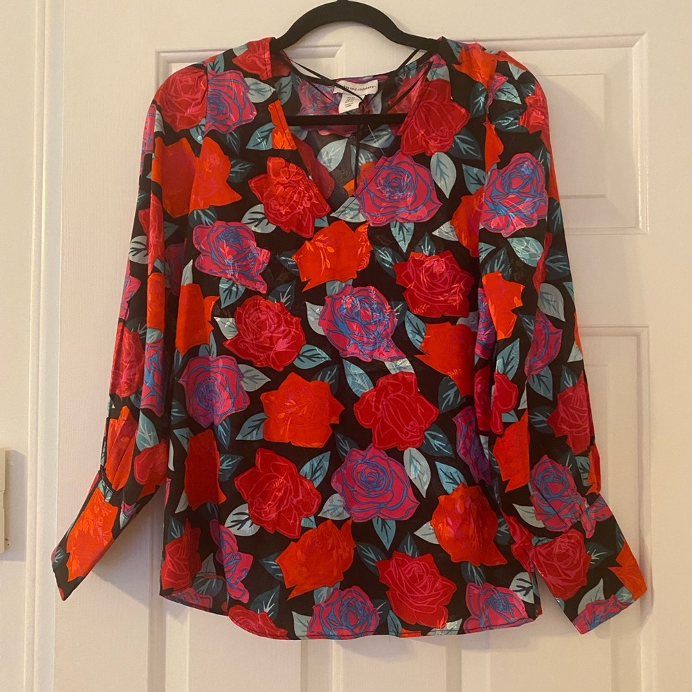 Cupcakes & Cashmere Red and Purple Graphic Long Sleeve Blouse